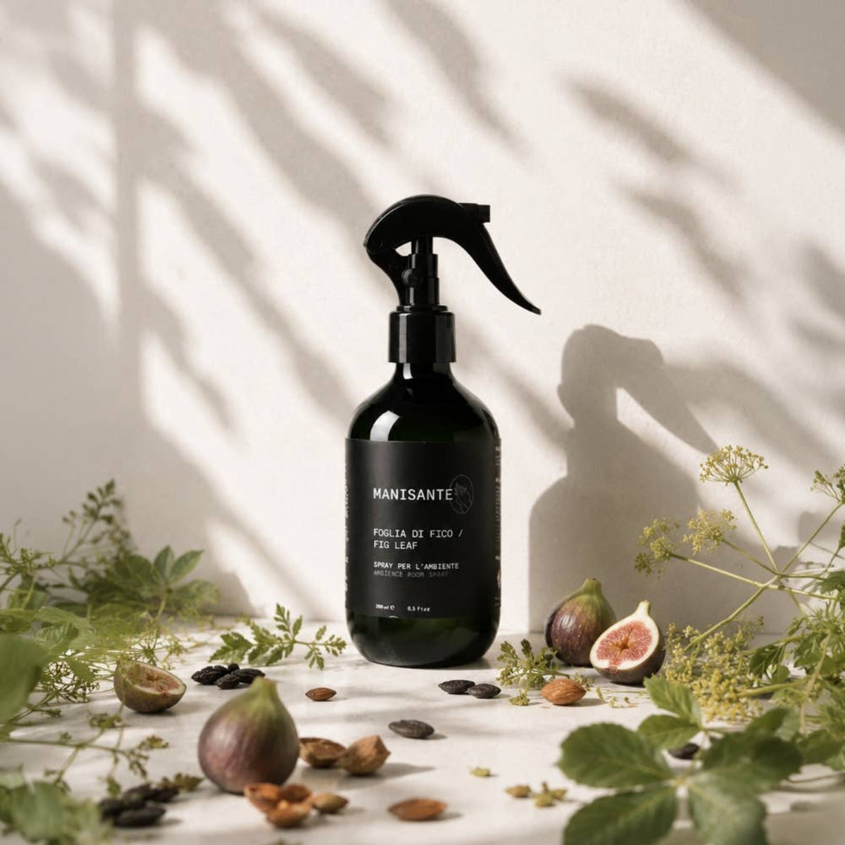 Manisante Fig Leaf duftspray med figen og cedertræ til tekstiler